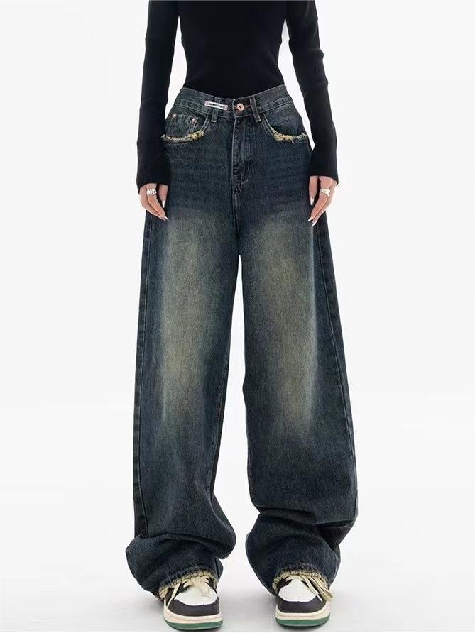 Stylish Women’s Loose-Fit Jeans with Vintage Washed Look
