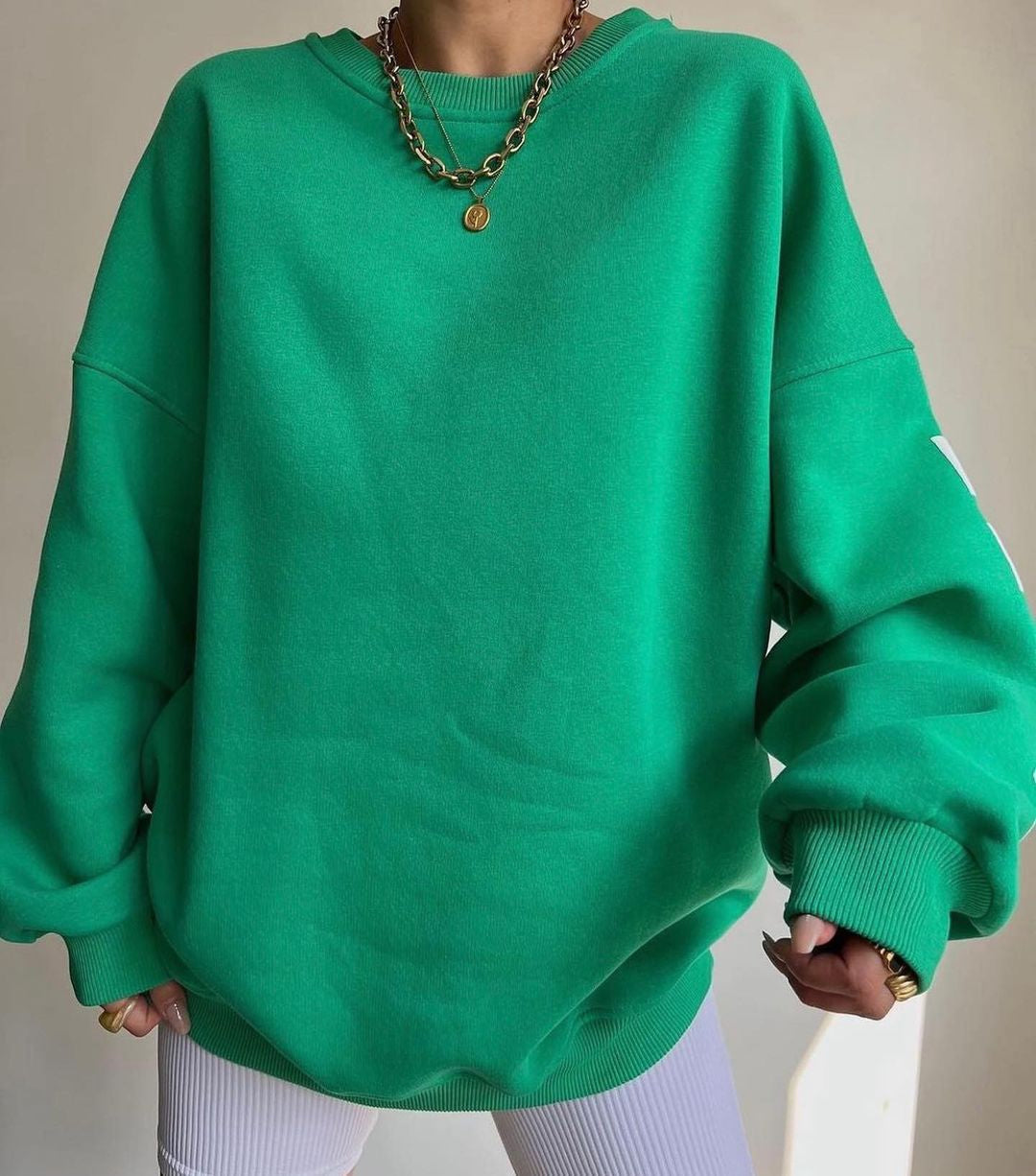 Comfortable Oversized Women’s Sweatshirt with Letter Print