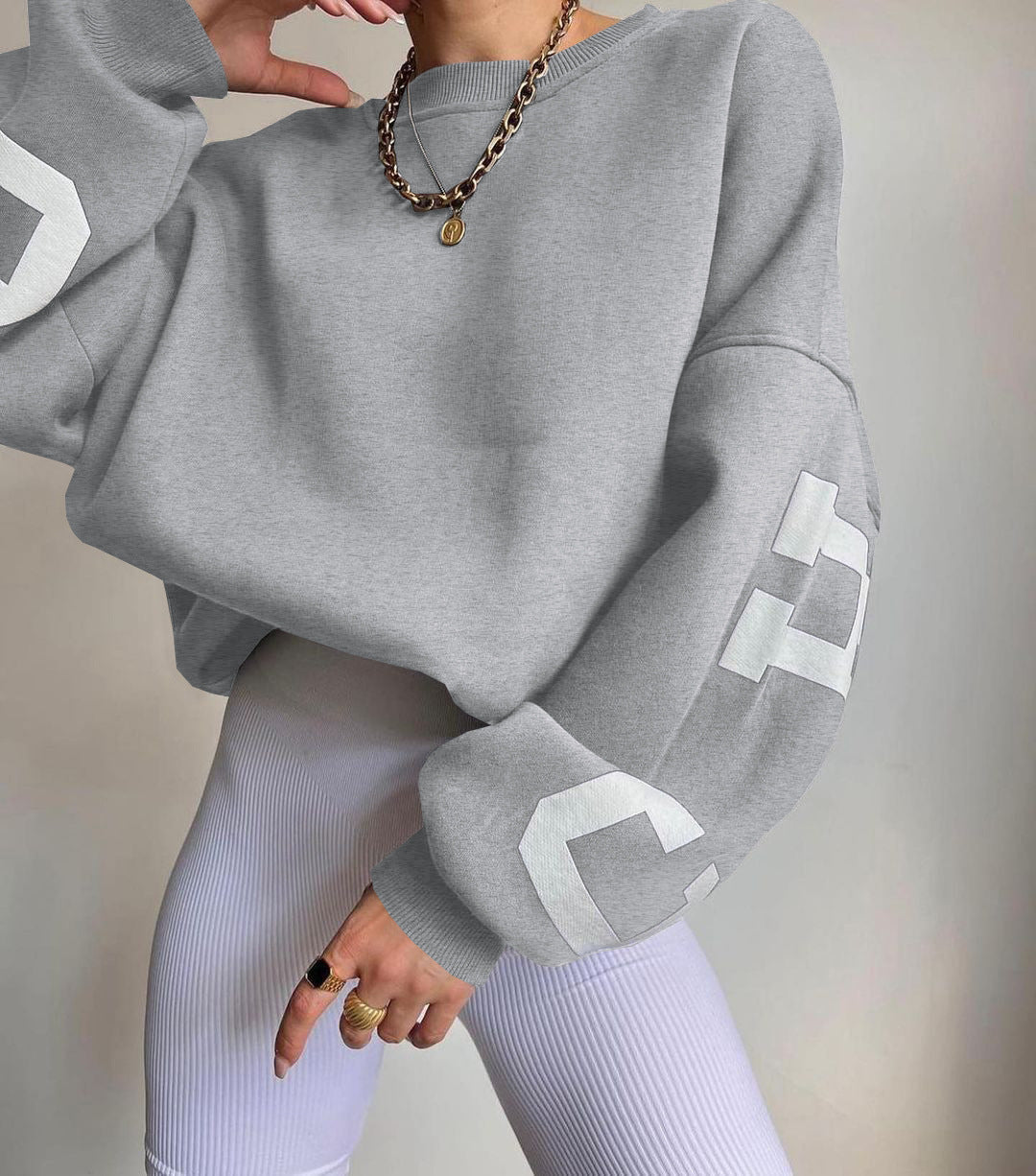 Comfortable Oversized Women’s Sweatshirt with Letter Print