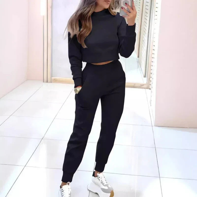 Comfortable and Trendy Women’s Set with Cropped Top