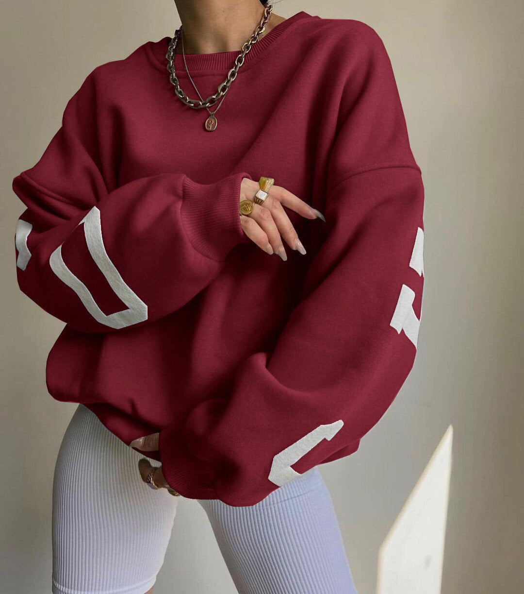 Comfortable Oversized Women’s Sweatshirt with Letter Print