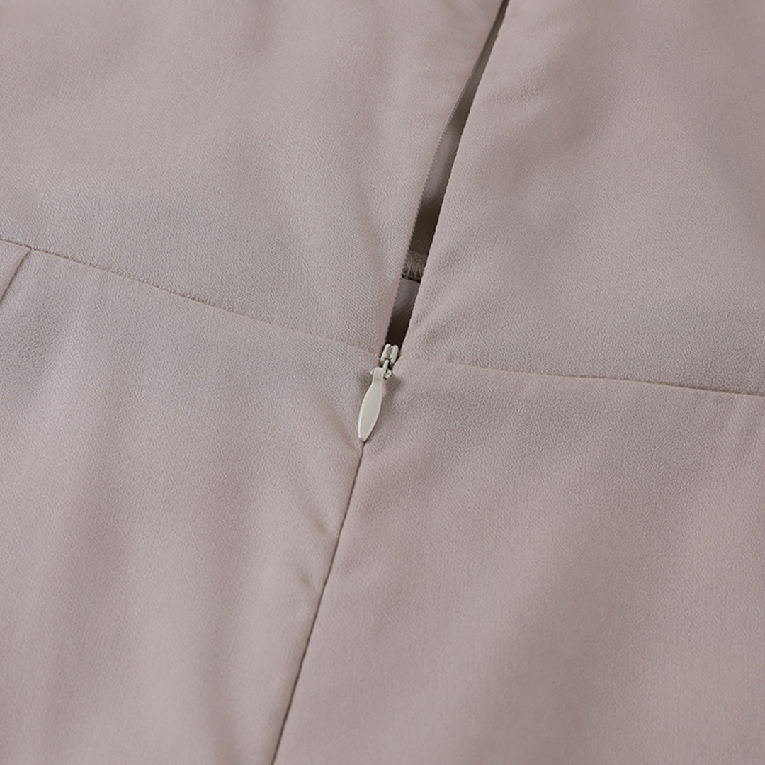 Luxurious Women’s Maxi Dress with V-Neck and Spaghetti Straps