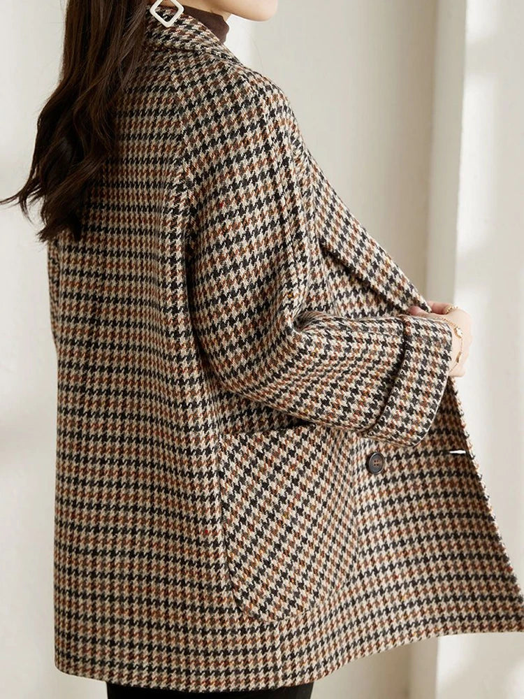 Oversized Women’s Jacket with Checkered and Double-Breasted Buttons