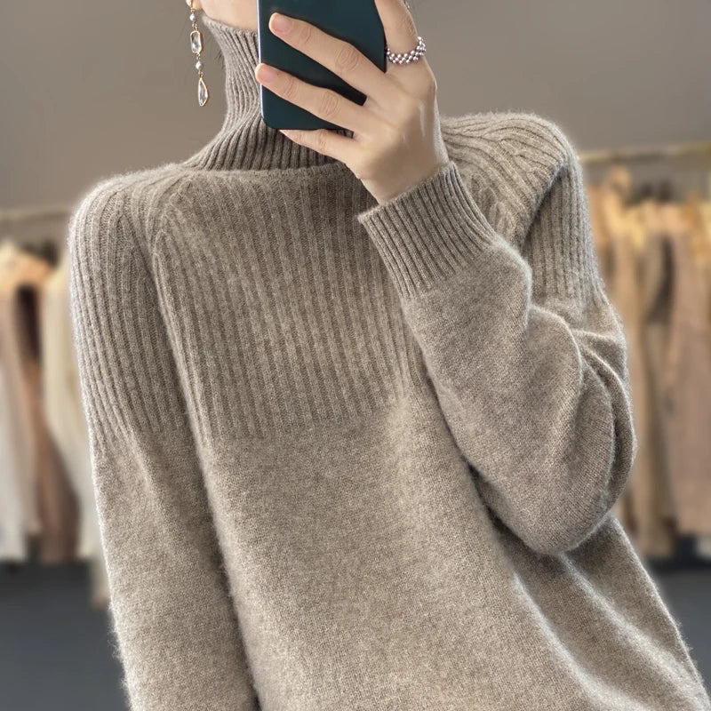Elegant Warm Women’s Turtleneck with Rib Details