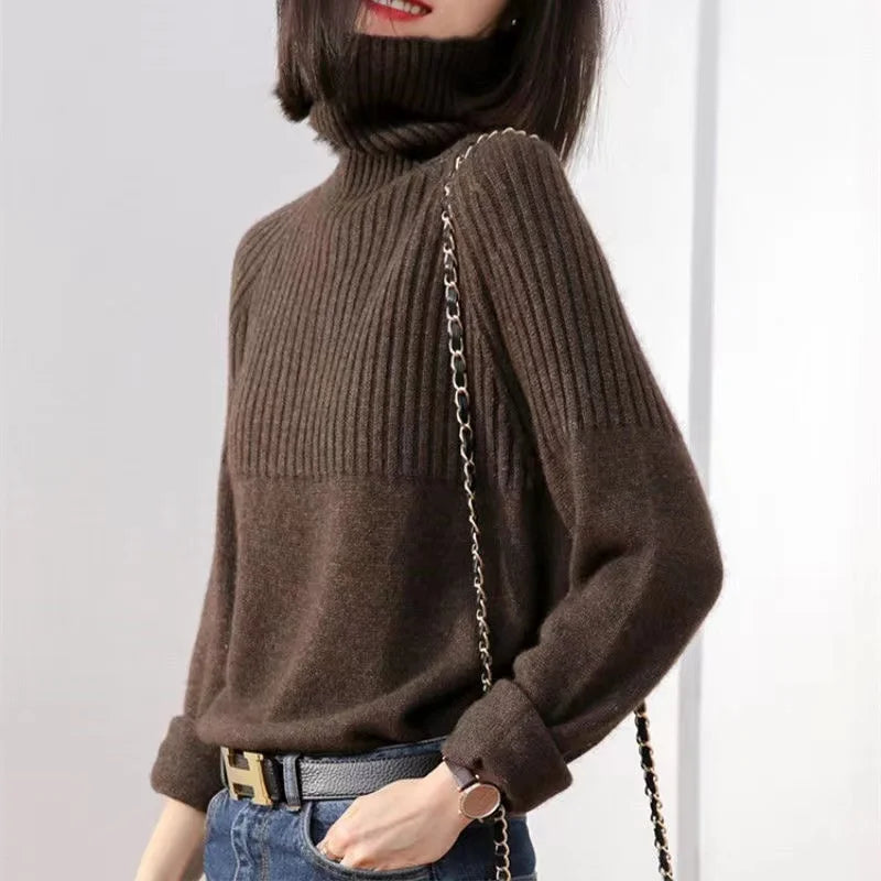Elegant Warm Women’s Turtleneck with Rib Details