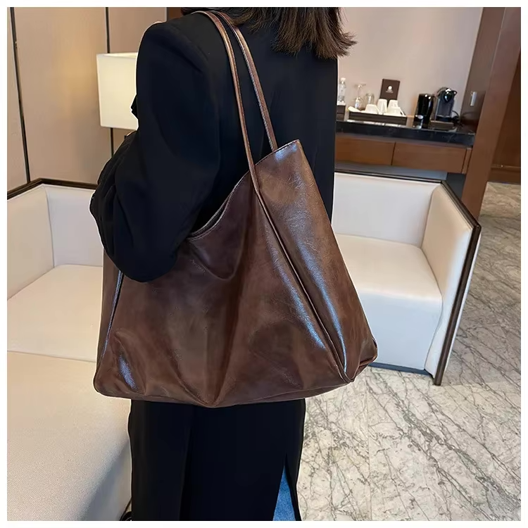 Luxurious and Spacious Women’s Shopper Shoulder Bag