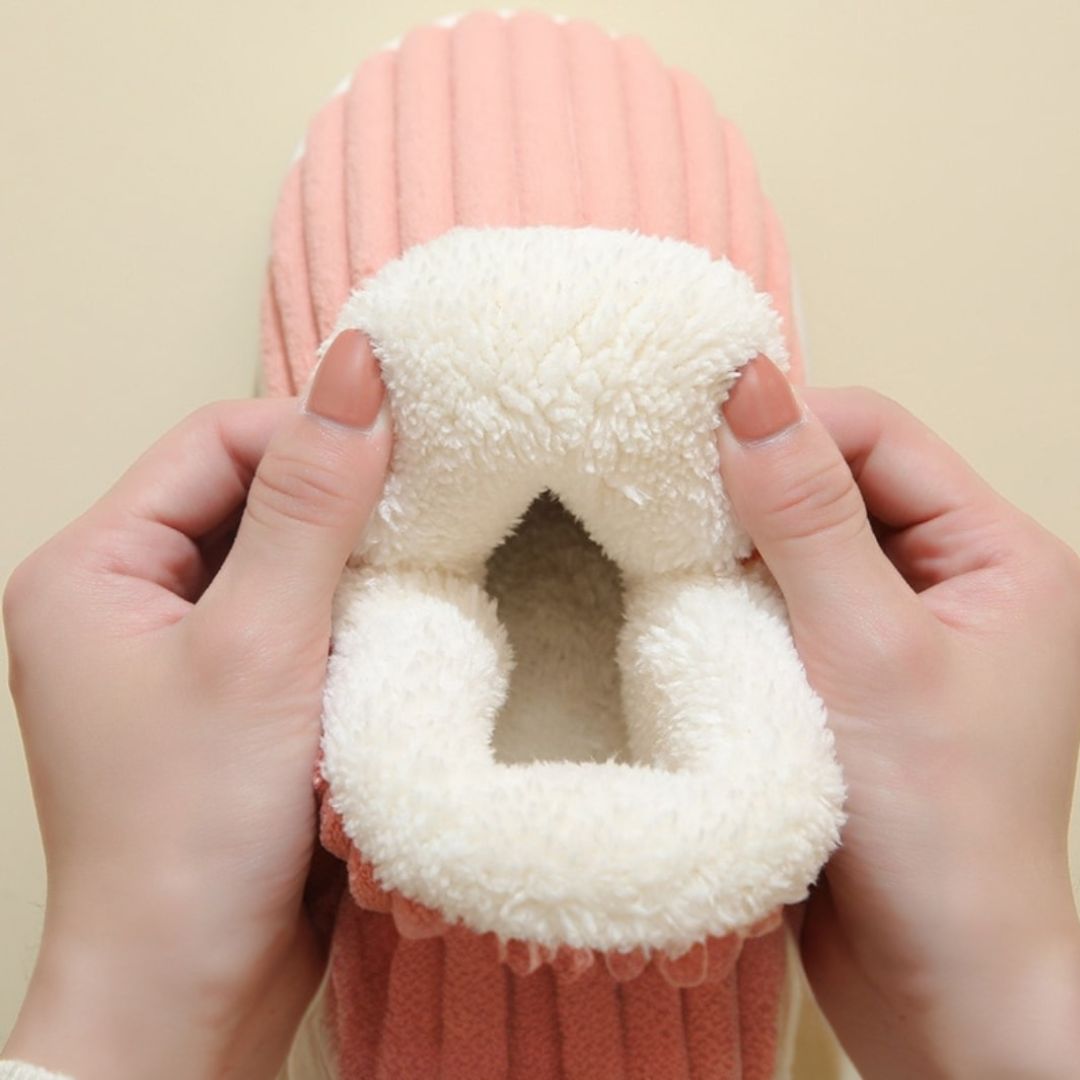 Winter Comfort Slippers with Ribbed Texture for Women