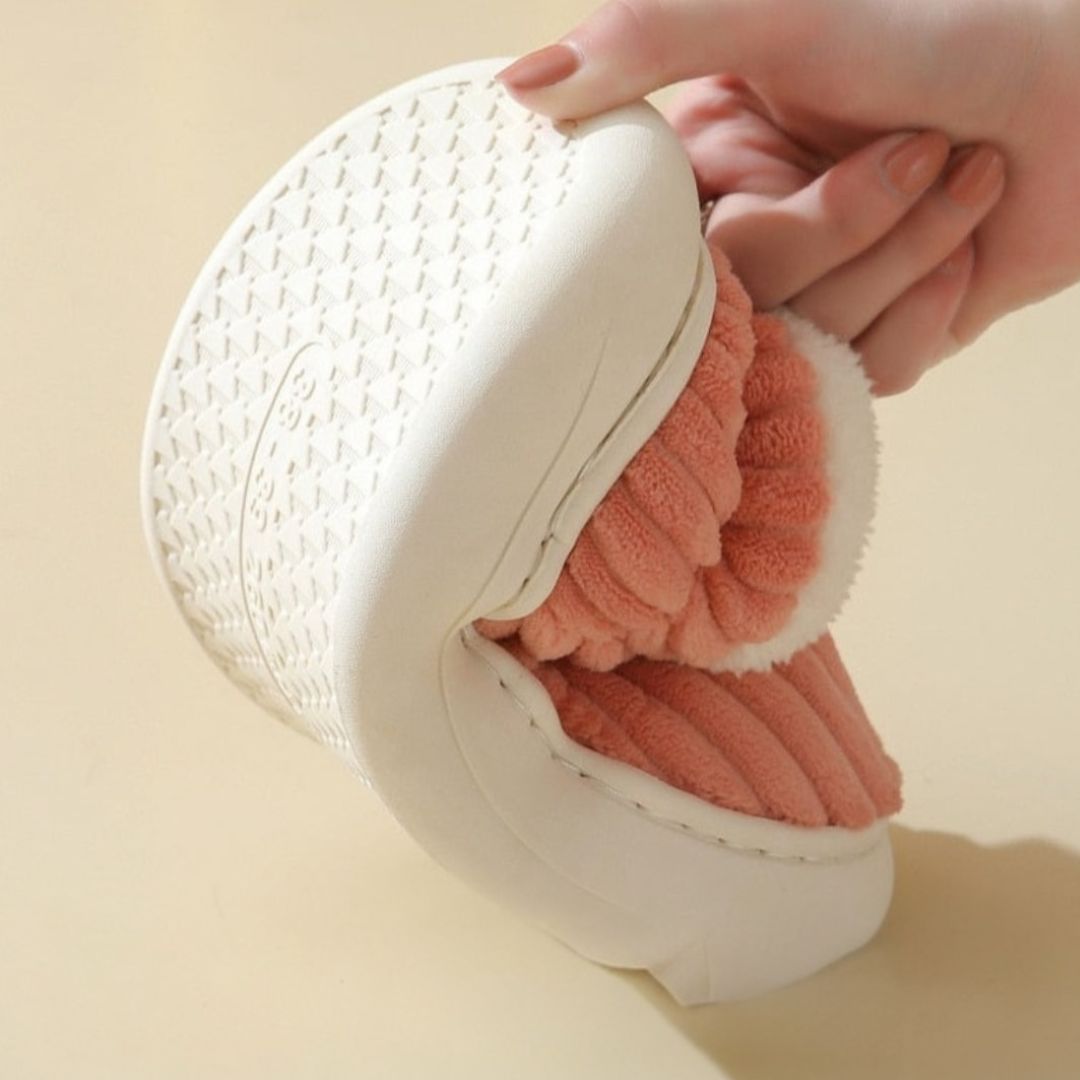 Winter Comfort Slippers with Ribbed Texture for Women