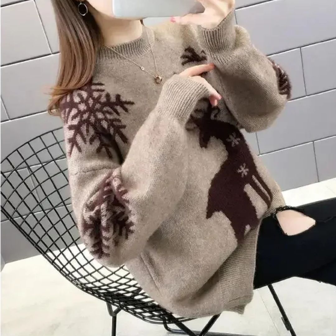 Soft Oversized Women’s Christmas Sweater with Reindeer Print