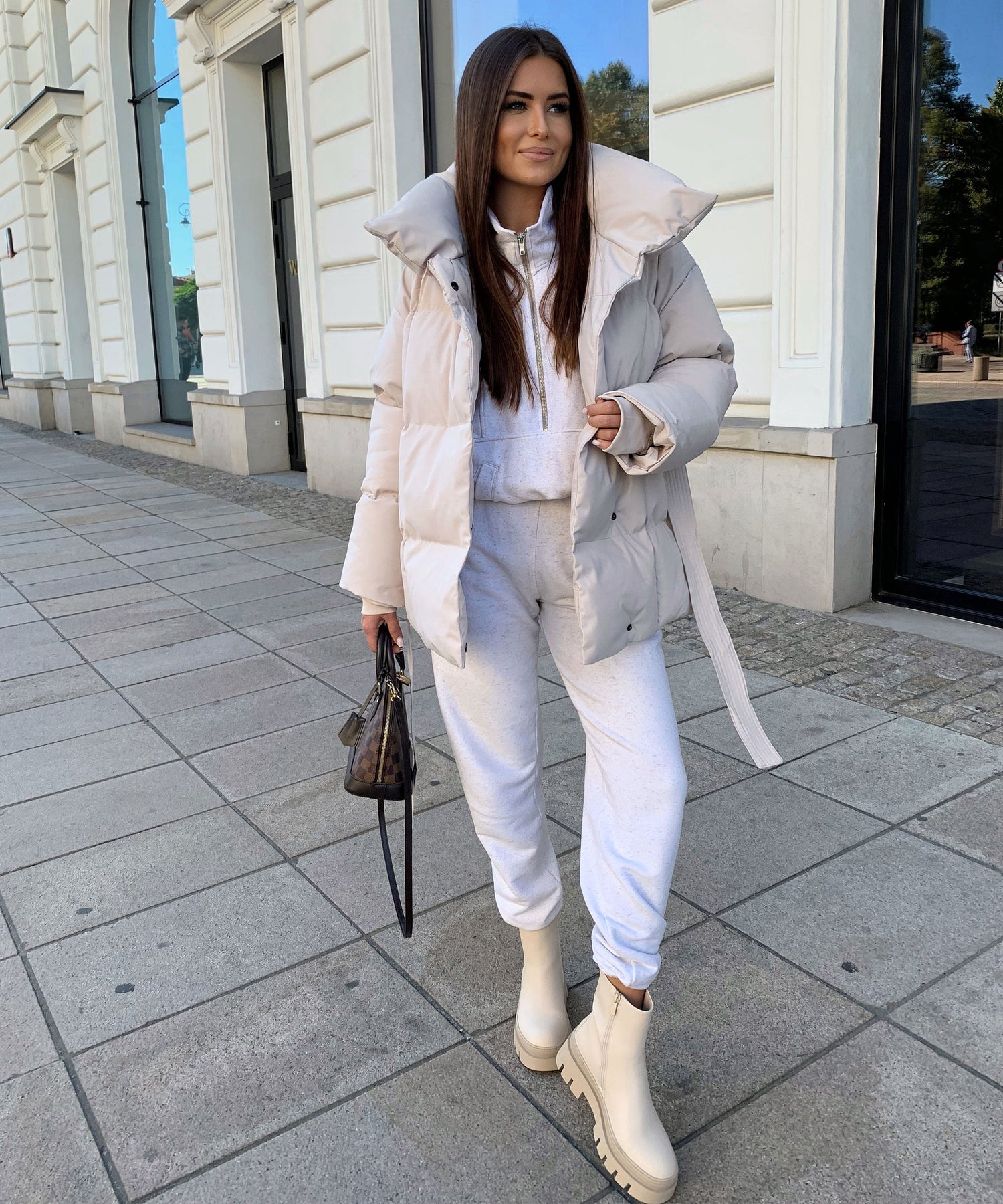 Winter-Lined Women’s Jacket with Belt and Short Fit