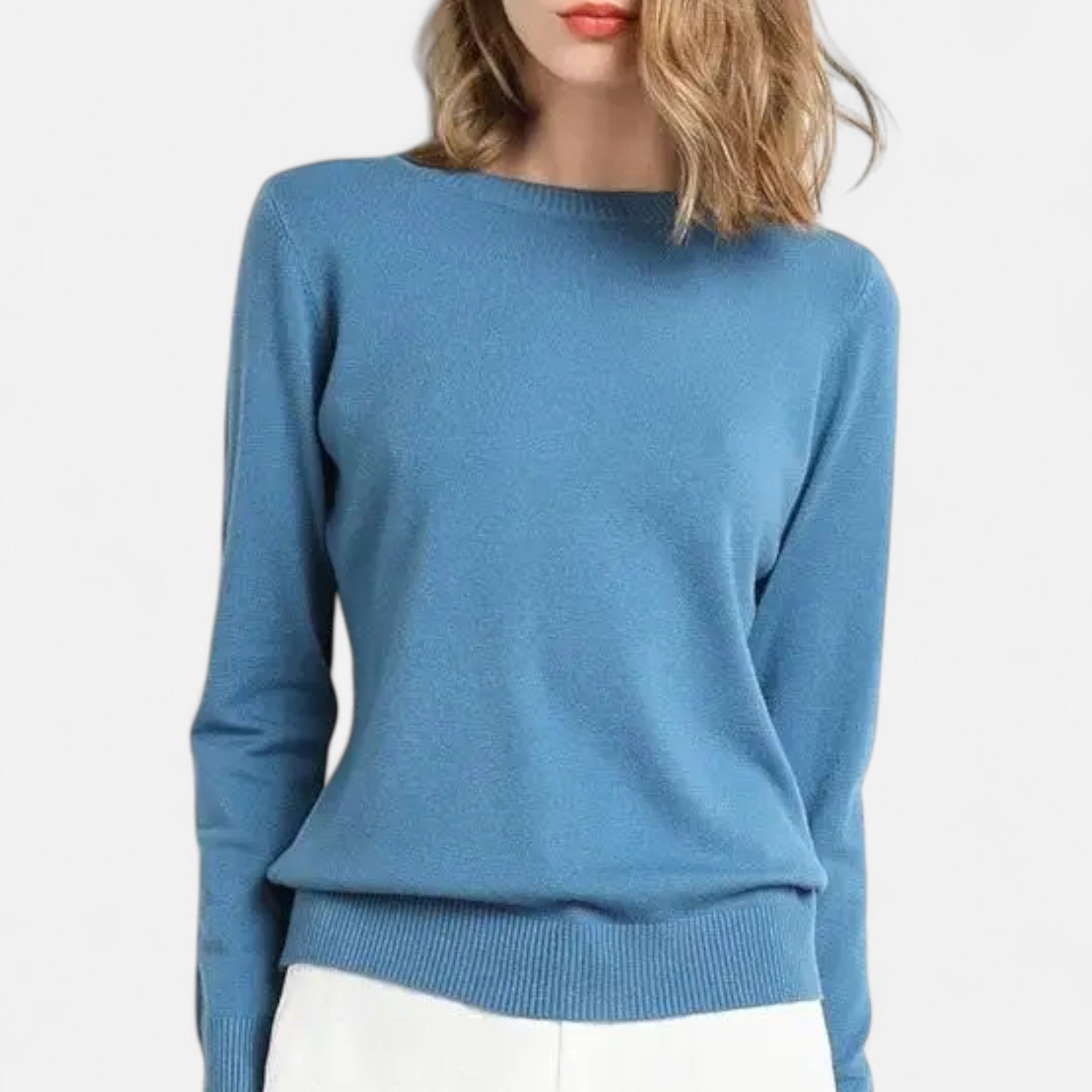 Soft Women’s Wool Sweater with Long Sleeves and Round Neck