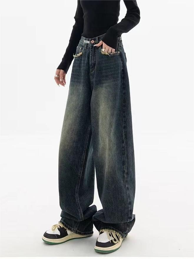 Stylish Women’s Loose-Fit Jeans with Vintage Washed Look