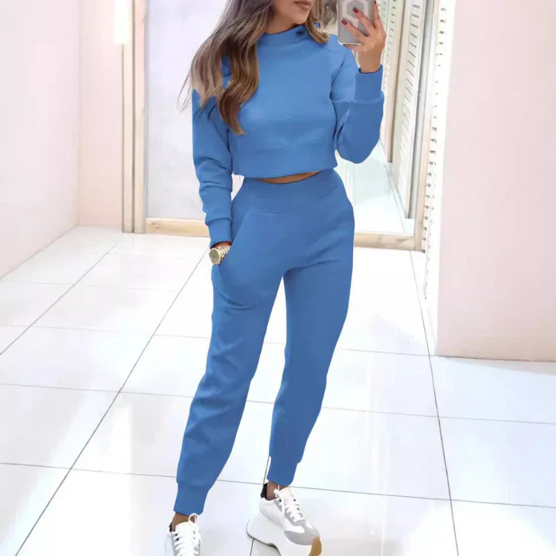 Comfortable and Trendy Women’s Set with Cropped Top