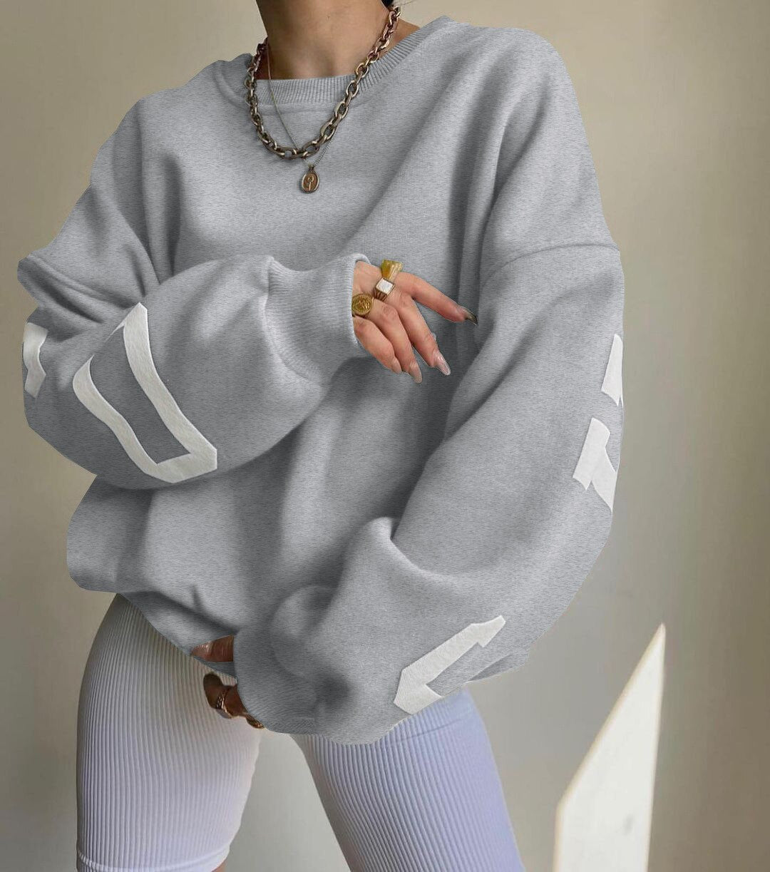 Comfortable Oversized Women’s Sweatshirt with Letter Print