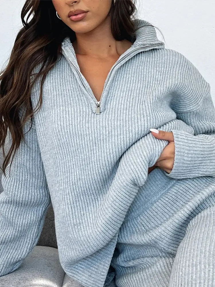 Cozy Women’s Knit Set with Flared Pants and Zip-Up Sweater