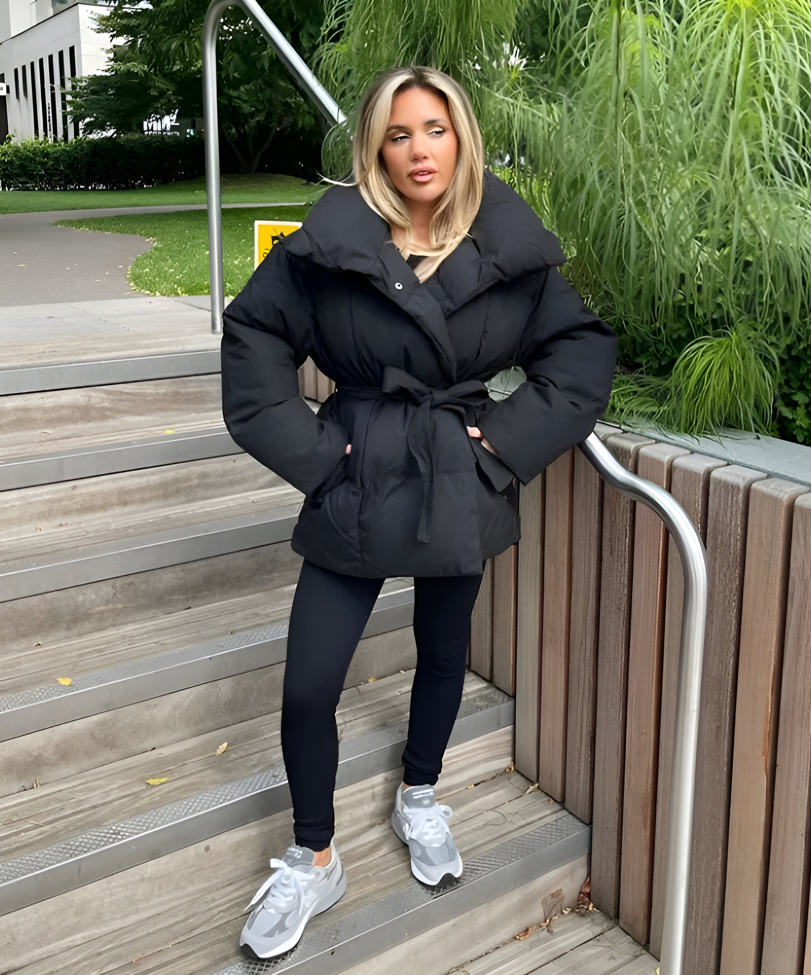 Winter-Lined Women’s Jacket with Belt and Short Fit