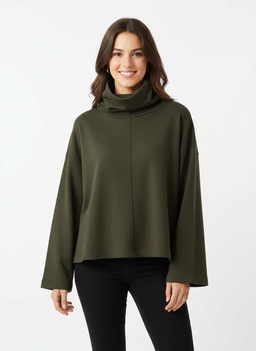 Soft Oversized Women’s Sweater with Turtleneck and Long Sleeves
