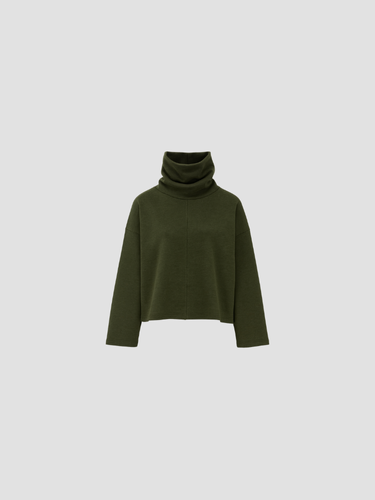 Soft Oversized Women’s Sweater with Turtleneck and Long Sleeves