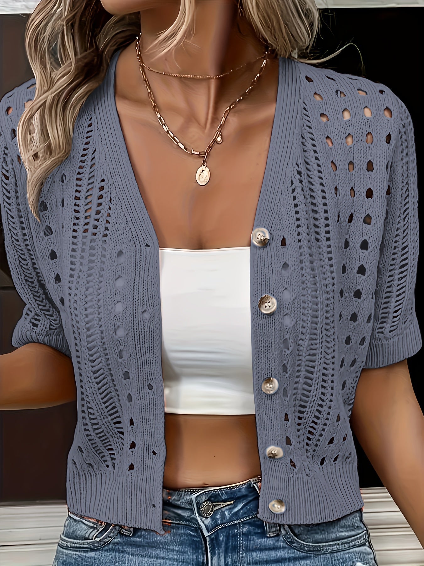 Short and Breathable Knit Cardigan with Buttons