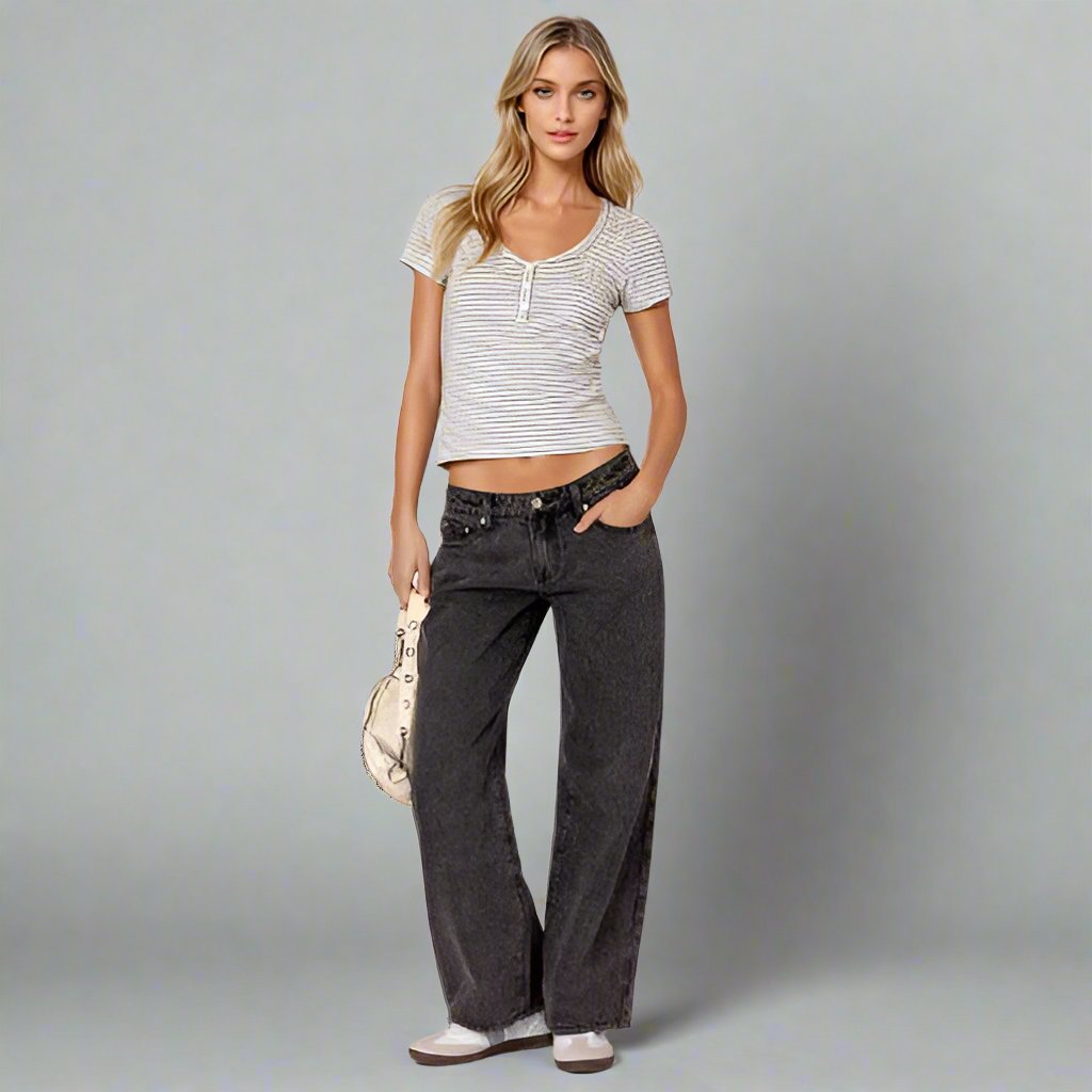 Women’s Stretch Low-Waisted Jeans with Wide Legs