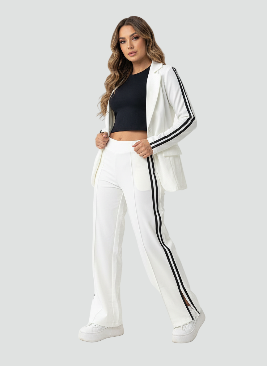 Stylish Women’s Set with Striped Blazer and Pants