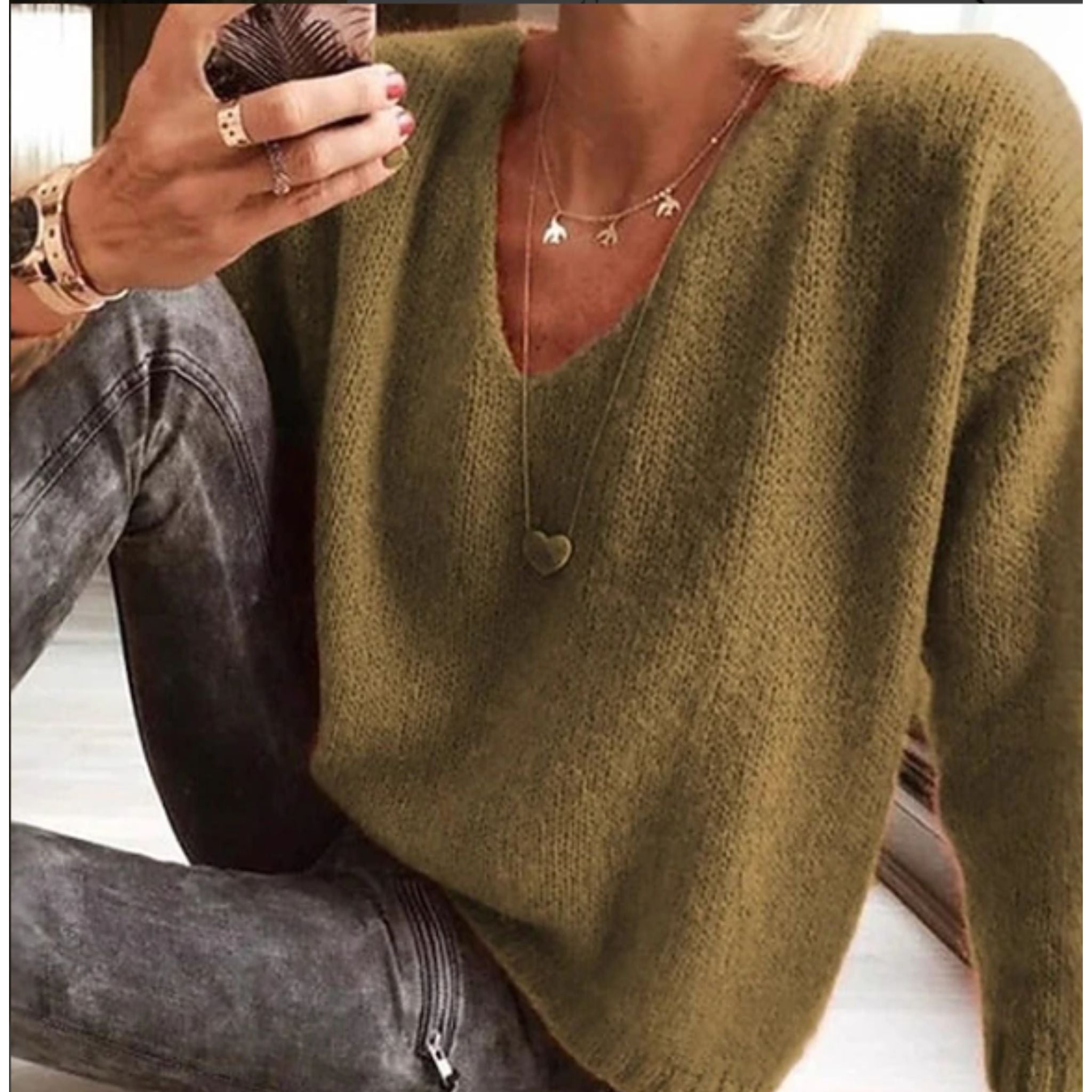 Light Soft Women’s Sweater with V-Neck and Long Sleeves