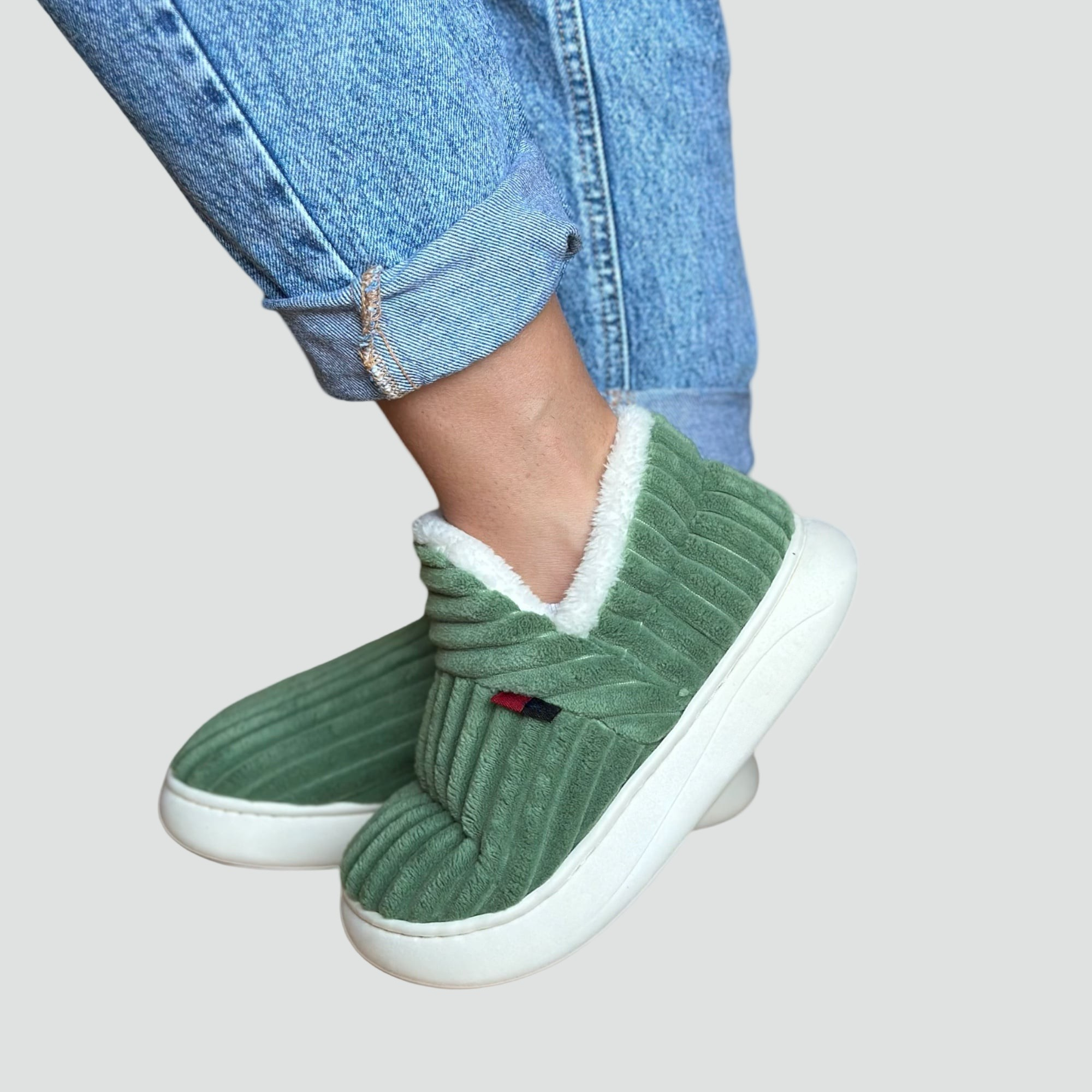 Winter Comfort Slippers with Ribbed Texture for Women