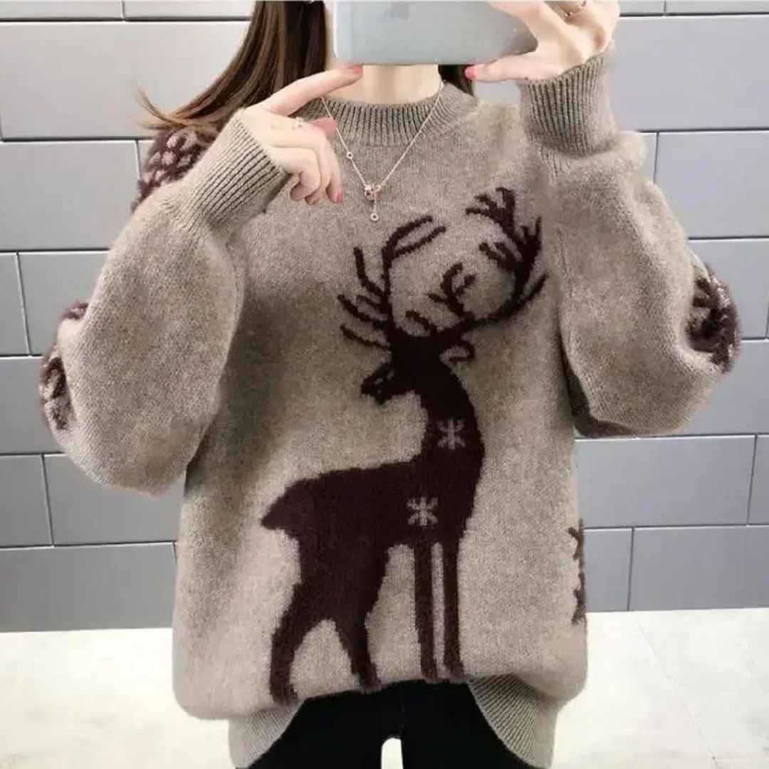Soft Oversized Women’s Christmas Sweater with Reindeer Print