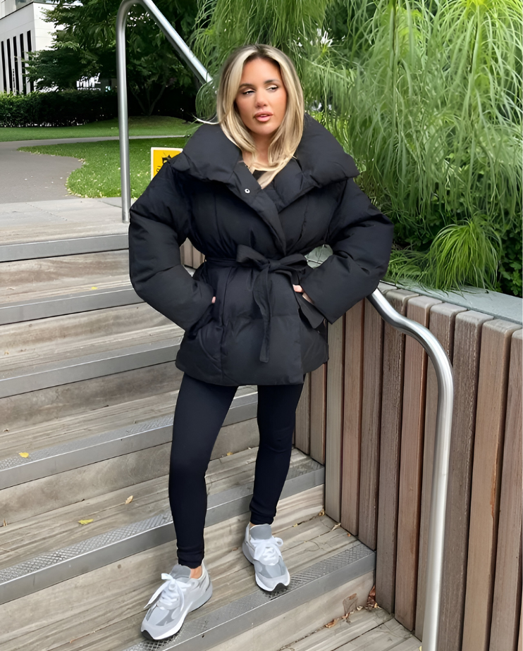 Winter-Lined Women’s Jacket with Belt and Short Fit