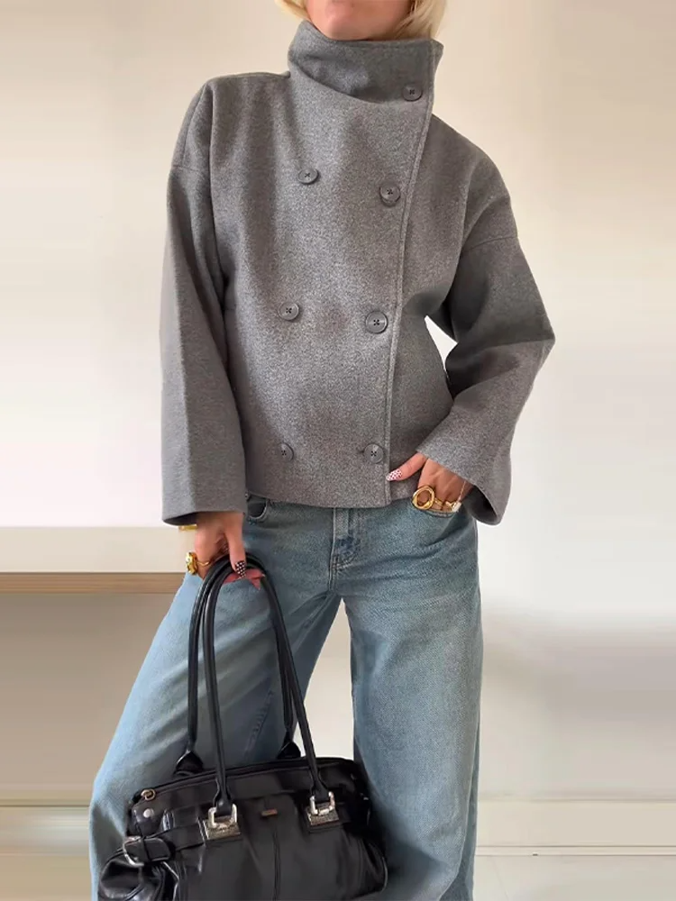 Stylish Women’s Coat with High Collar and Double-Breasted Design