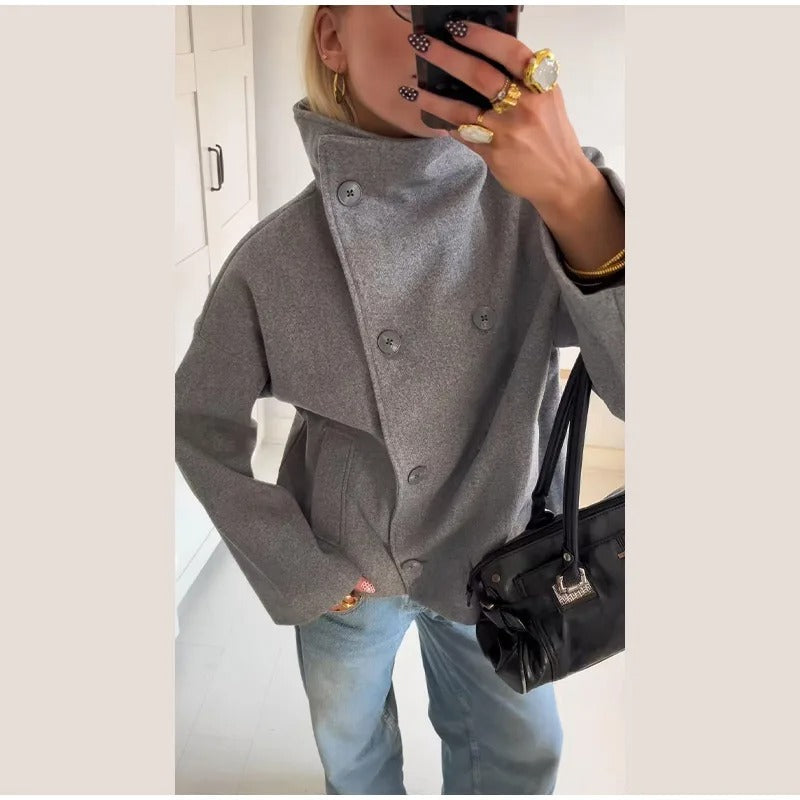 Stylish Women’s Coat with High Collar and Double-Breasted Design