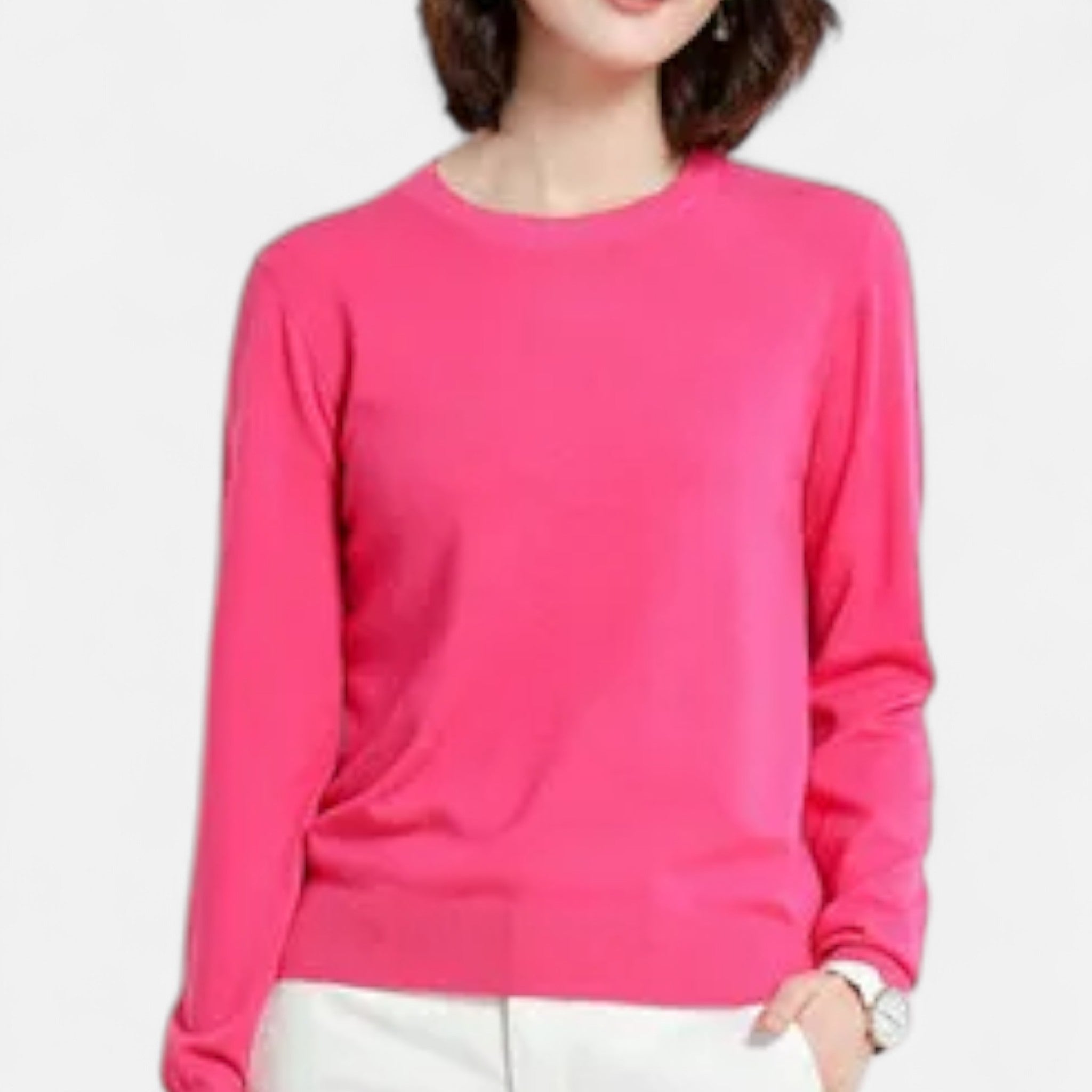 Soft Women’s Wool Sweater with Long Sleeves and Round Neck
